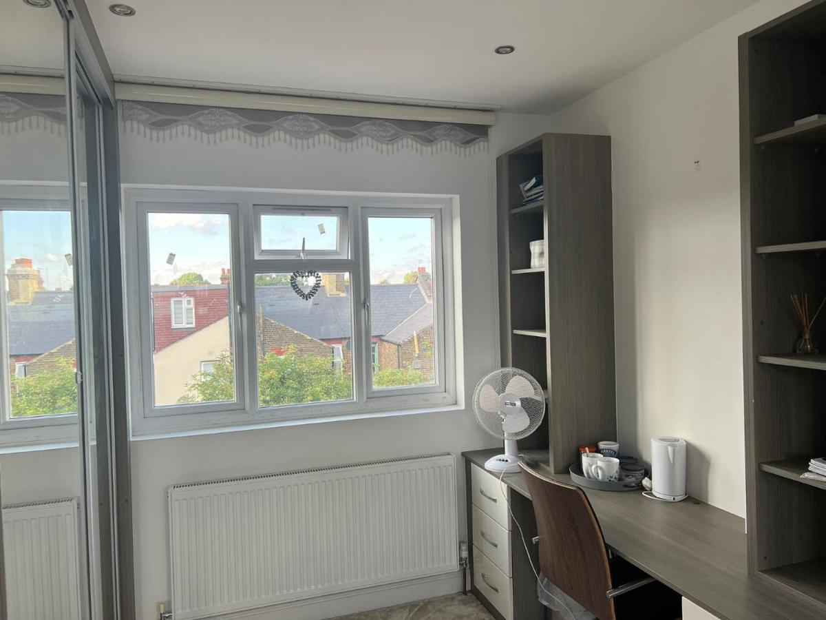 Deluxe Homestay Near Tottenham Hotspur Stadium London Exterior photo